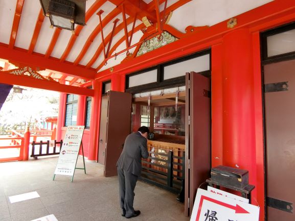 宮城縣護國神社を参拝　岩田総領事